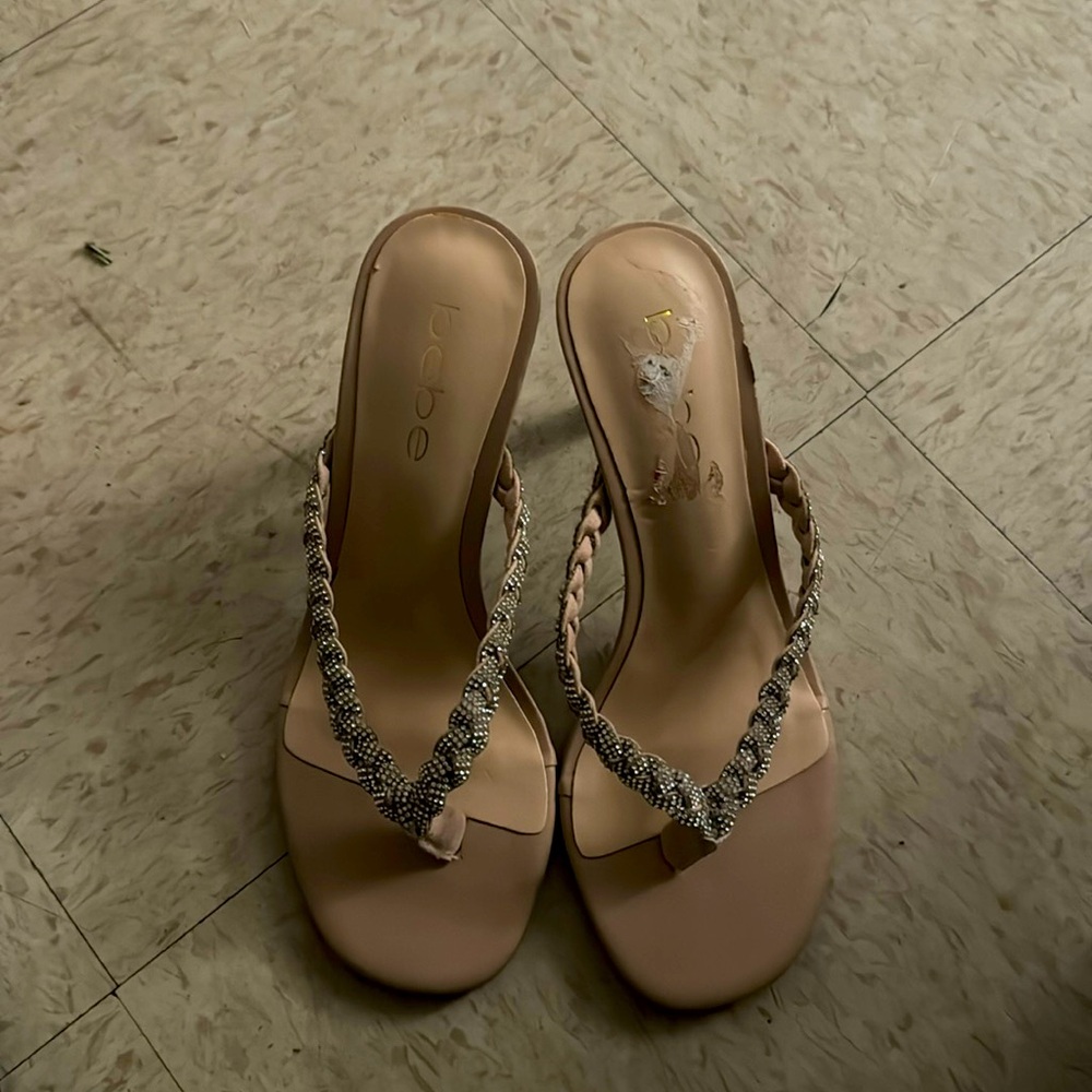 shoes bebe color brown with little rocks